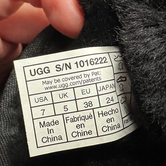 UGG Classic Mini II Boots Women’s Black Sheepskin Suede Winter Ankle Boots - Picture 15 of 15